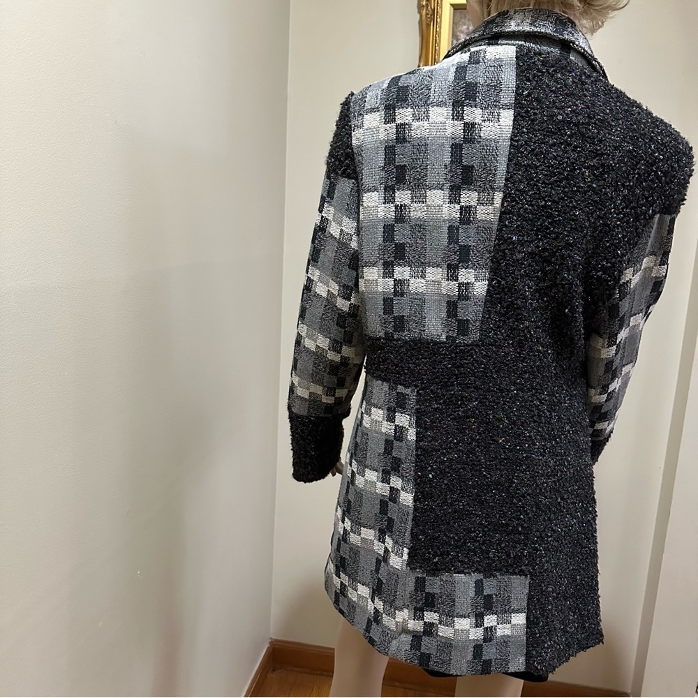 Sacred Thread Coat - Picture 10 of 17